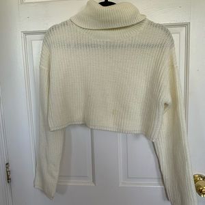 Crop white knit turtleneck